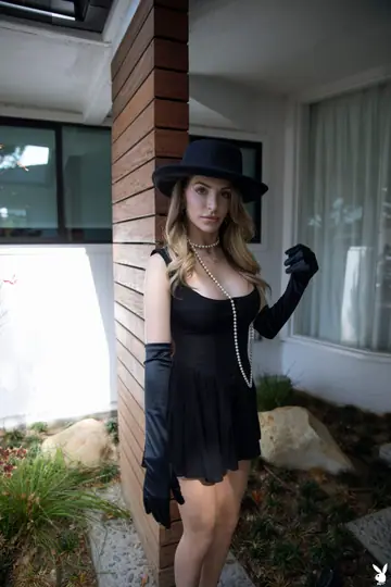 Kimmy Granger – Petite Brunette Strips Out of Her Dress and Spreads