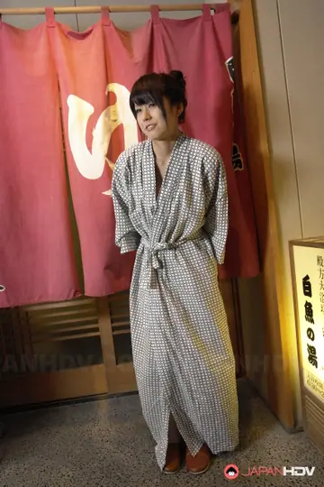 Rin Hitomi – Japanese MILF Gives a Handjob Before Riding Her Partner