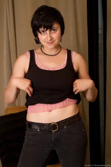 Amateur with Big Tits Shows Hairy Armpits and Pussy in Jeans