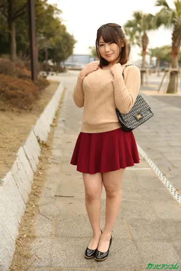 Curvy Japanese Babe Gives a Titjob and Rides Cowgirl