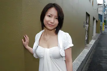 Japanese MILF Strips Out of Her Lingerie and Dildos Hairy Pussy Outdoors