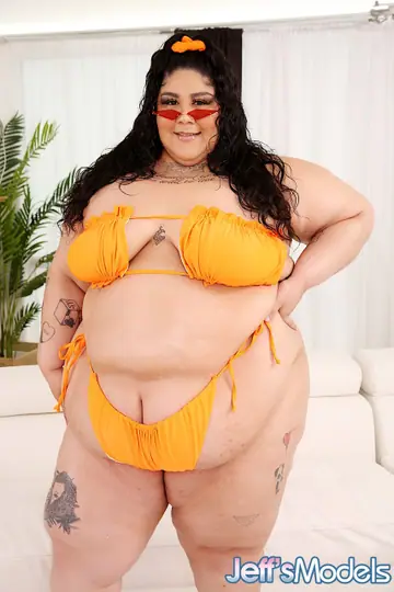 Crystal Blue – Ebony BBW Strips Out of Her Bikini to Show Off Her Body