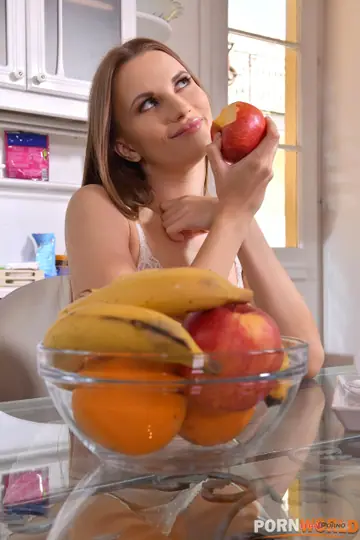 Stella Flex – Tattooed Russian MILF Takes Anal Doggy Style in the Kitchen