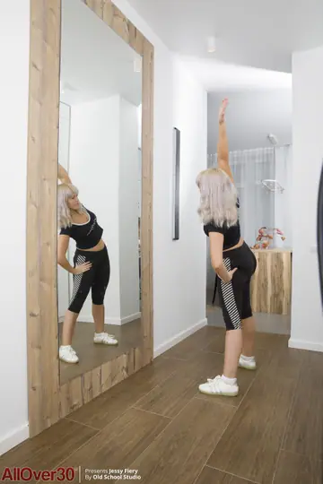 Jessy Fiery – Russian MILF Peels Off Her Yoga Pants and Spreads Her Hairy Pussy