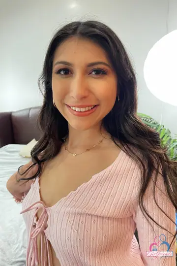 Penelope Woods – Thick Latina Undresses and Spreads Her Puffy Pussy in the Forest