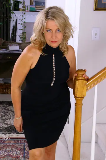 Blonde MILF Lifts Her Dress and Spreads Wide