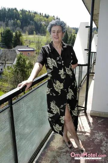Busty Mature Woman Toys Her Hairy Pussy with a Carrot on the Balcony