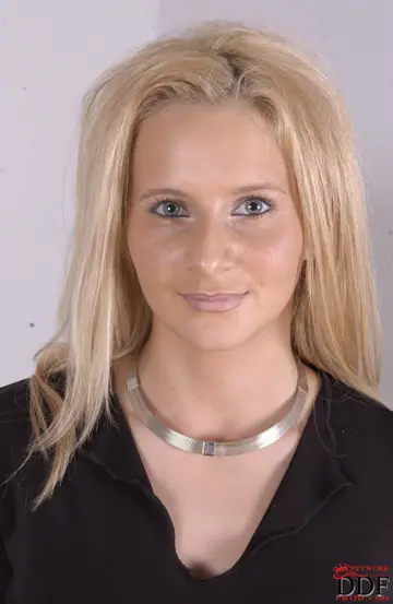 Vivien Sz – Petite European Blonde Shows Off Her Big Natural Tits and Spreads