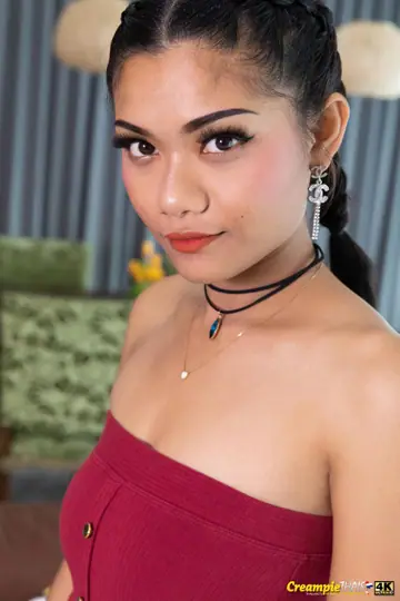 Thai Woman in High Heels Spreads Her Pussy