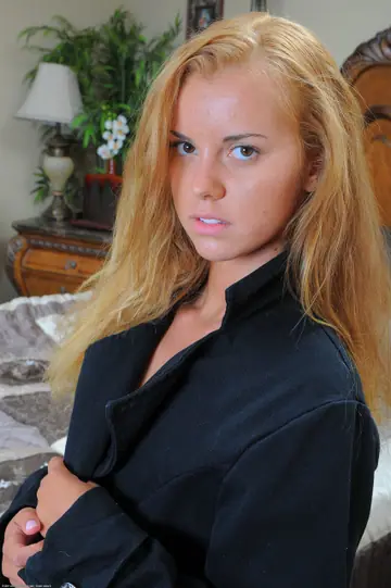 Jessie Rogers – Tanned Latina Redhead in Fishnet Spreads Her Shaved Pussy
