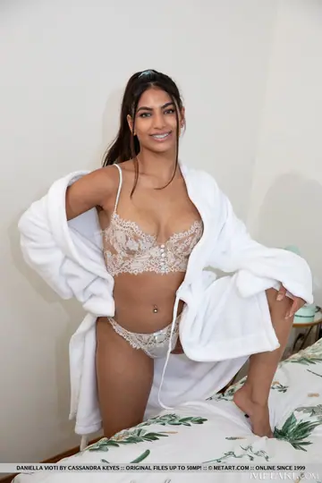 Daniella Vioti – Thick Brunette in Lingerie Spreads Her Shaved Pussy