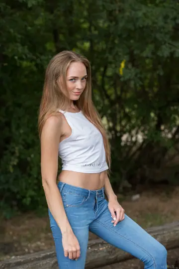 Alex Diaz – Slim Russian Brunette Strips Out of Her Jeans and Masturbates Outdoors