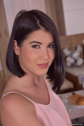 Lady Dee – Slim Czech Brunette Sucks Cock in the Kitchen