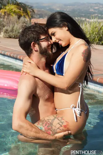 Gina Valentina – Petite Latina in a Bikini Sucks and Fucks by the Pool