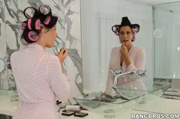 Rachel Starr – Thick Brunette MILF Sucks Cock and Takes a Facial in the Bathroom