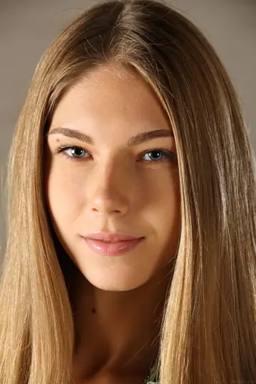 Krystal Boyd – Petite Russian Brunette Spreads Her Pussy Wide