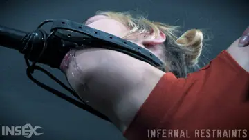 Sailor Luna – Tall Blonde in Heels Spreads Her Hairy Pussy While Bound