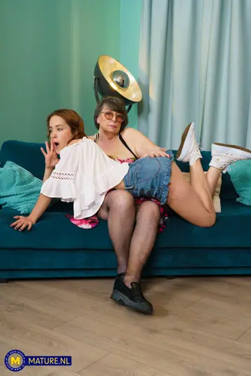 Nicole Murkovski – Mature Redhead and Older Woman Lick and Finger Each Other