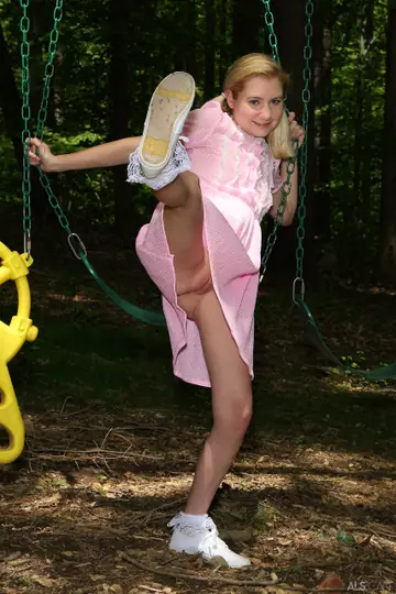 Odette Delacroix – Blonde PAWG Masturbates with a Dildo and Pees on a Playground Slide