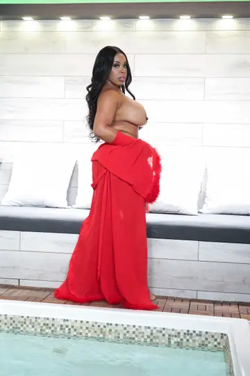 Aryana Adin – Thick Ebony MILF with Huge Natural Tits Takes Cock in the Bedroom