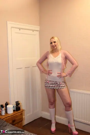 Tracey Lain – Blonde MILF Pulls Thong Aside for Anal and Takes Cum in Her Pussy