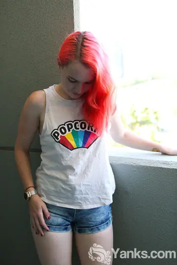 Sierra Knight – Australian BBW Redhead Undresses and Flashes on the Balcony