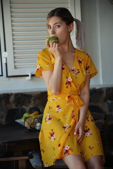Eva Elfie – Blonde Russian Poses Nude Showing Her Big Natural Tits