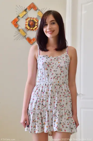 Gracie Mayy – Brunette Toys Her Shaved Pussy and Ass in the Bathroom