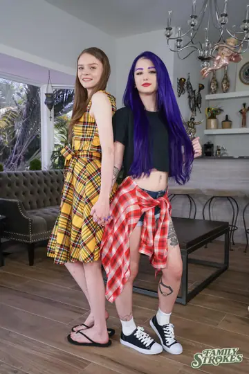 Jessae Rosae – Tattooed Blonde and Brunette Share a Threesome on the Sofa with Facial