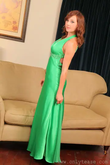 Jo E – Thick Redhead Flaunts Her Big Tits and Ass in Stockings and Heels