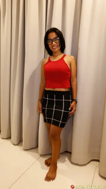 Brunette Indian MILF in Glasses Takes a Creampie Doggy Style