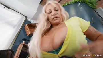 Mature Latina Gives a Blowjob and Fucks Outdoors