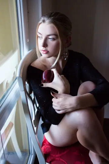 Daniel Sea – Blonde with Big Natural Tits Strips Out of Her Panties on a Beach Chair