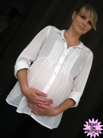 Wiska – Pregnant Ukrainian MILF Gives a Blowjob and Takes a Facial