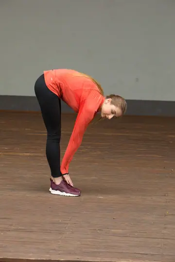 Amelia Gin – Slim Ukrainian Brunette Strips Out of Her Yoga Pants in the Gym