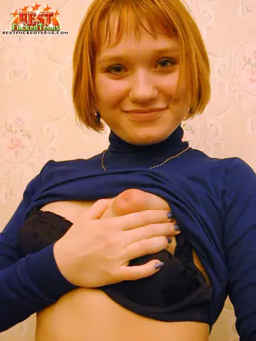 Zelda Morrison – Redhead with Short Hair Stretches Her Hairy Pussy with a Dildo