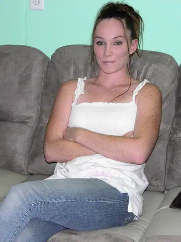 MILF Strips Out of Her Lingerie and Jeans for a Casting