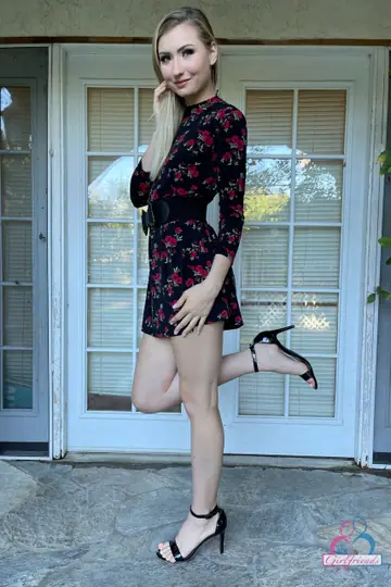 Emma Sirus – Slim Blonde in High Heels Spreads Her Asshole