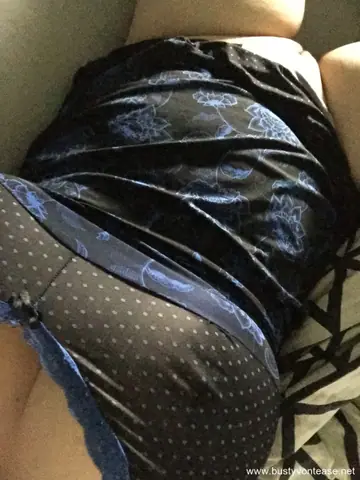 BBW Brunette Shows Her Big Natural Tits in a Selfie
