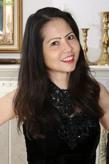 Ruby Grace – Busty Asian MILF Strips and Spreads Her Pussy Wide