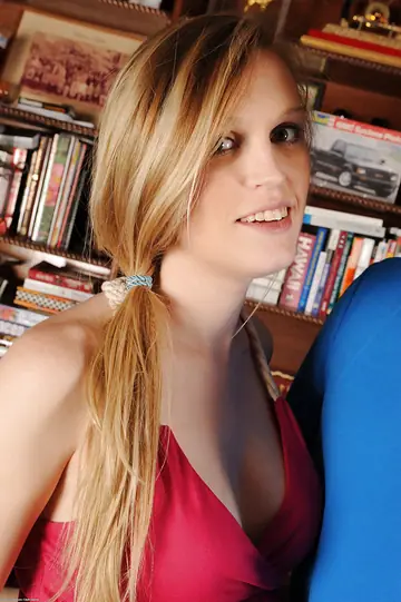 Amanda Bryant – Pregnant Blonde in Panties Takes a Creampie After Cowgirl and Doggy