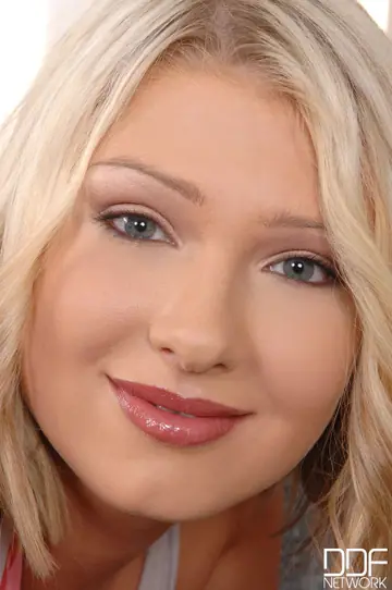 Lucy Heart – Blonde Russian MILF Sucks Cock and Takes Deep Anal