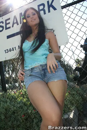 Luscious Lopez – Thick Latina MILF in Shorts Sucks and Rides Outdoors