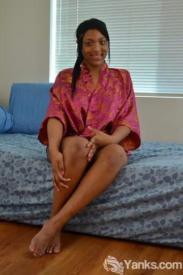 Jessica Jones – Curvy African Woman Fingers Her Pussy and Uses a Dildo