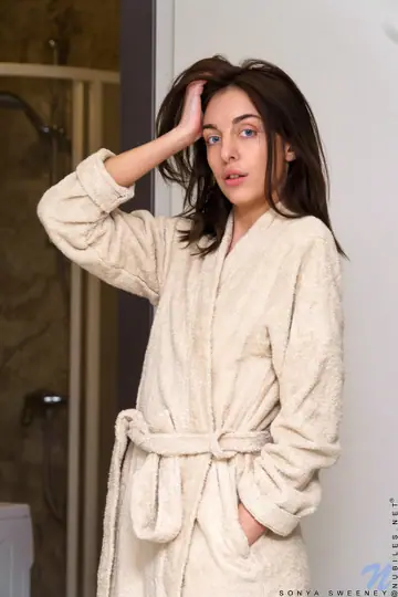 Sonya Sweeney – Petite Brunette in the Shower Fingers Her Pussy