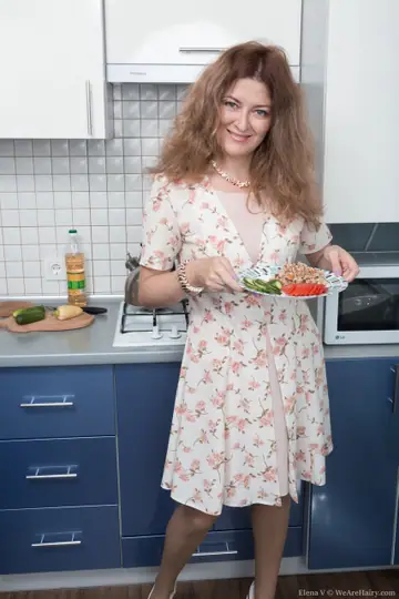 Helen Volga – Hairy MILF in Stockings and Heels Masturbates with a Toy