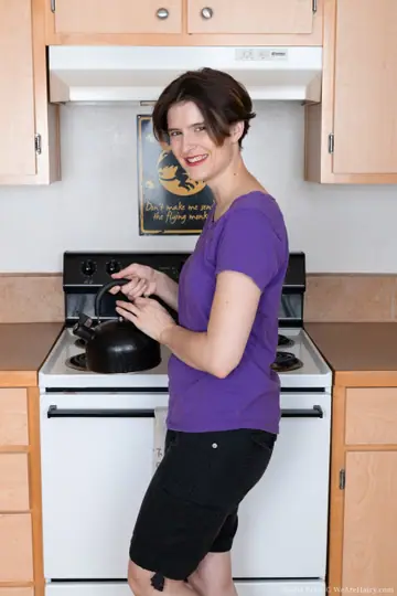 Tall Pale MILF Spreads Her Hairy Pussy in the Kitchen