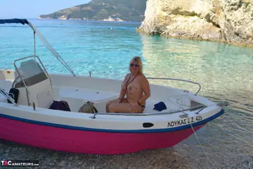 Nudechrissy – Curvy European MILF Shows Her Big Tits and Spreads on the Boat