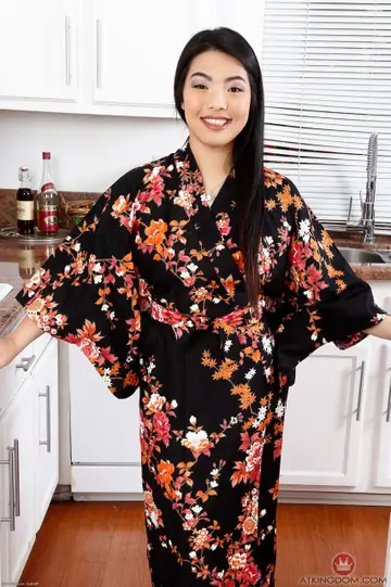 Nari Park – Thick Asian Brunette Spreads Her Hairy Pussy in the Kitchen