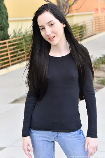 Petite Brunette PAWG in Jeans Spreads Her Trimmed Pussy Outdoors